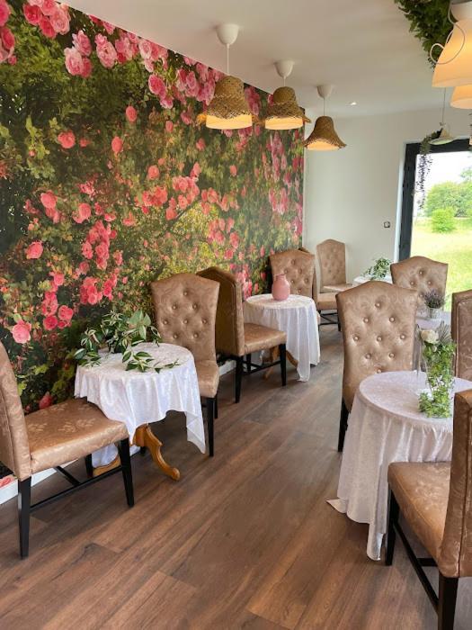 Basel Airport Garden Hotel Блотзайм Екстериор снимка